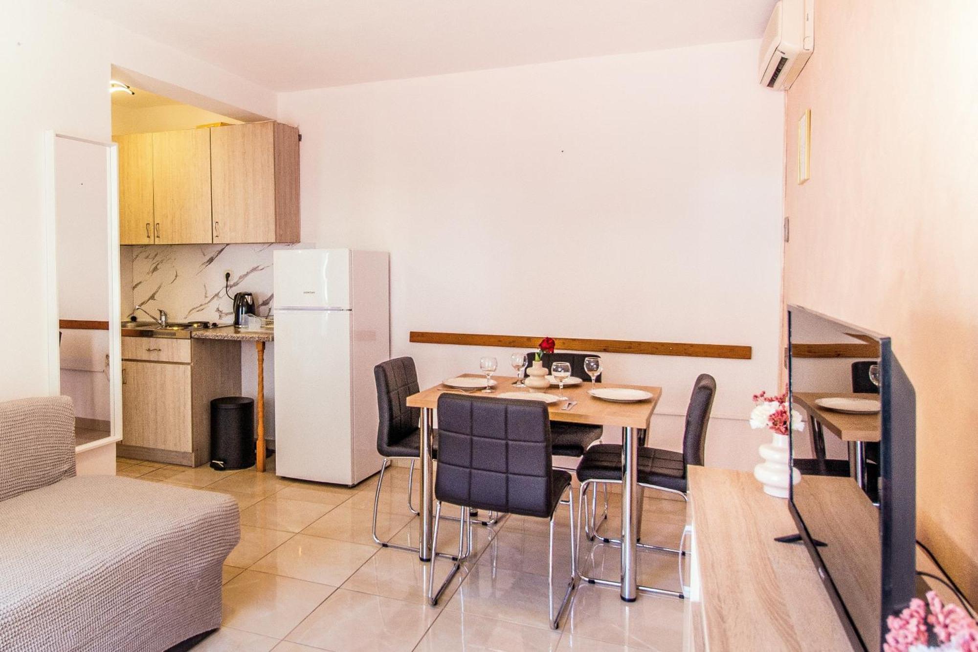 Dream House Rajic Apartment เทรอปาย ภายนอก รูปภาพ